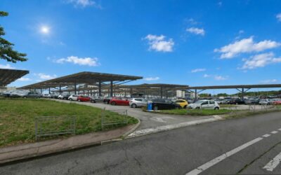 Le CH Esquirol prépare sa transition énergétique avec l’installation d’ombrières photovoltaïques